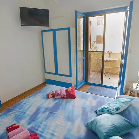 Derudas's House شقة ألغيرو